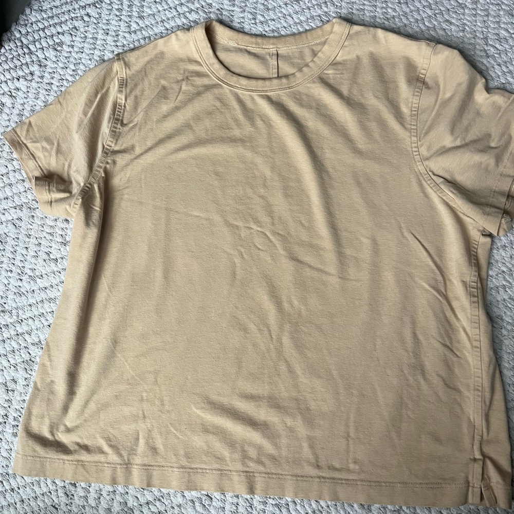 Lululemon Tee